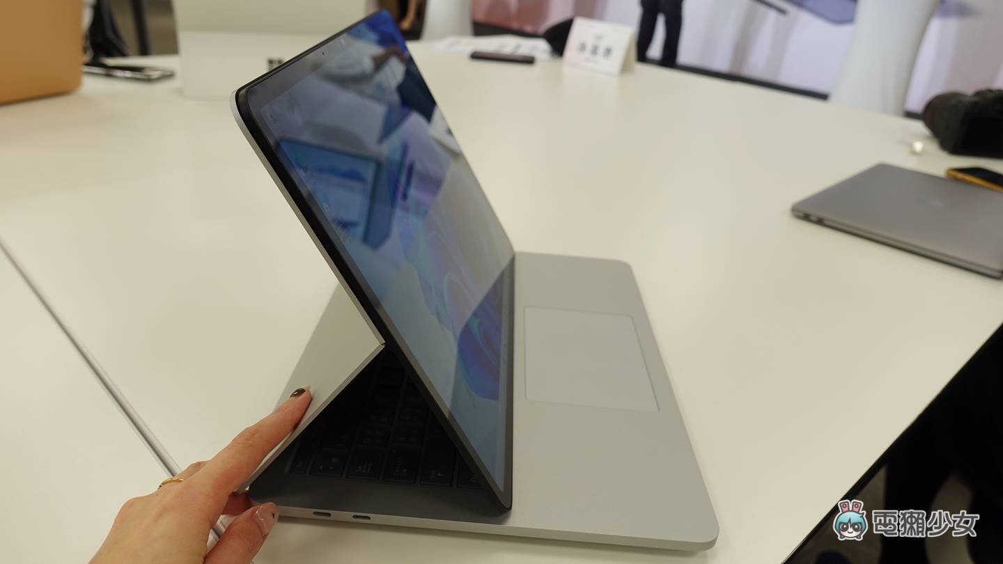 出門｜來見 Surface Laptop Studio 囉！有史以來最強大的獨顯 Surface 在台上市