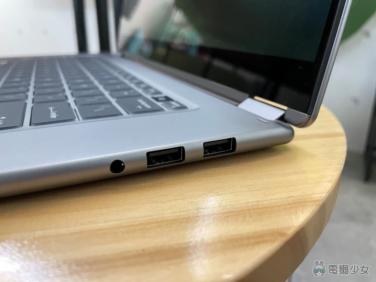 【開箱】有 AI、高續航、還能玩 3A 級大作?全新 MSI Prestige 14 Flip AI+ 輕薄翻轉筆電 打破商務機的刻板印象！