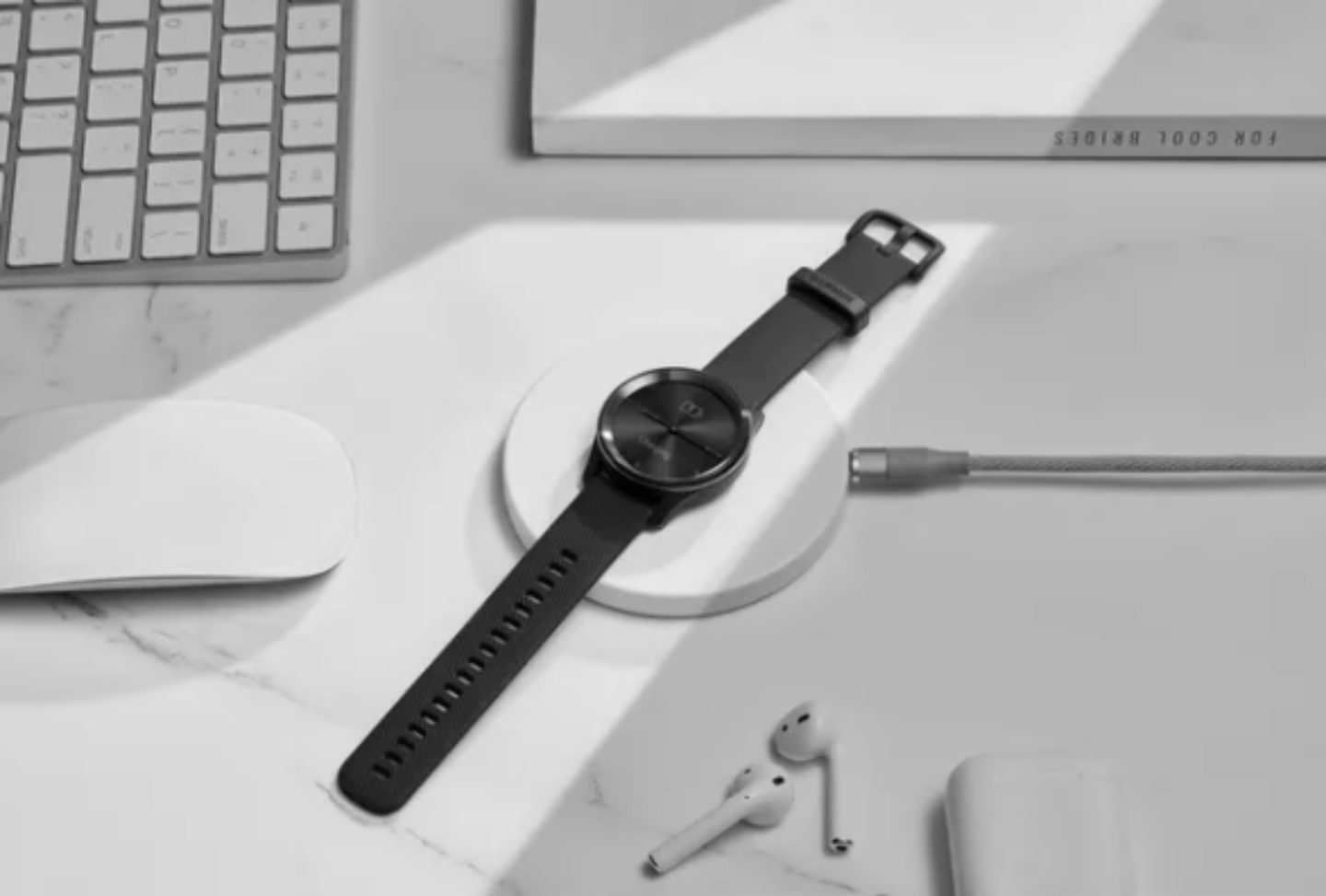 Garmin 新款智慧腕錶 vívomove Trend 亮相！外型時尚俐落 還加入了無線充電功能
