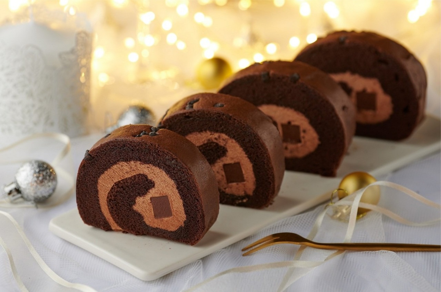 全聯最夯聯名『 Hershey’s 巧克力甜點 』強勢回歸！推出全新甜點巧克力千層、經典巧克力派、巧克力菠蘿泡芙、巧克力布丁