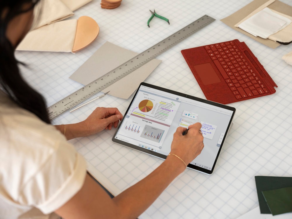 微軟發表更平價、輕巧的『 Surface Laptop Go 』售價約 16,000 台幣起（同場加映：全新升級的 Surface Pro X）