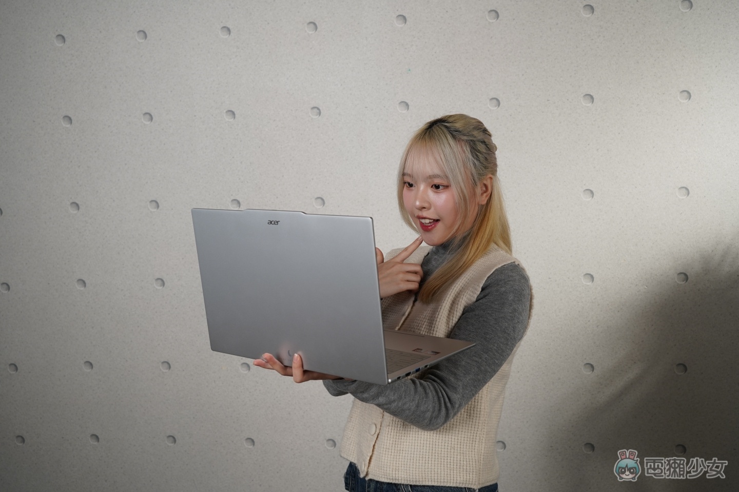 【評測】Acer Swift Air 16 上手體驗:打破物理限制?輕得像「模型機」的 16 吋筆電 【評測】Acer Swift Air 16 上手體驗:打破物理限制?輕得像「模型機」的 16 吋筆電