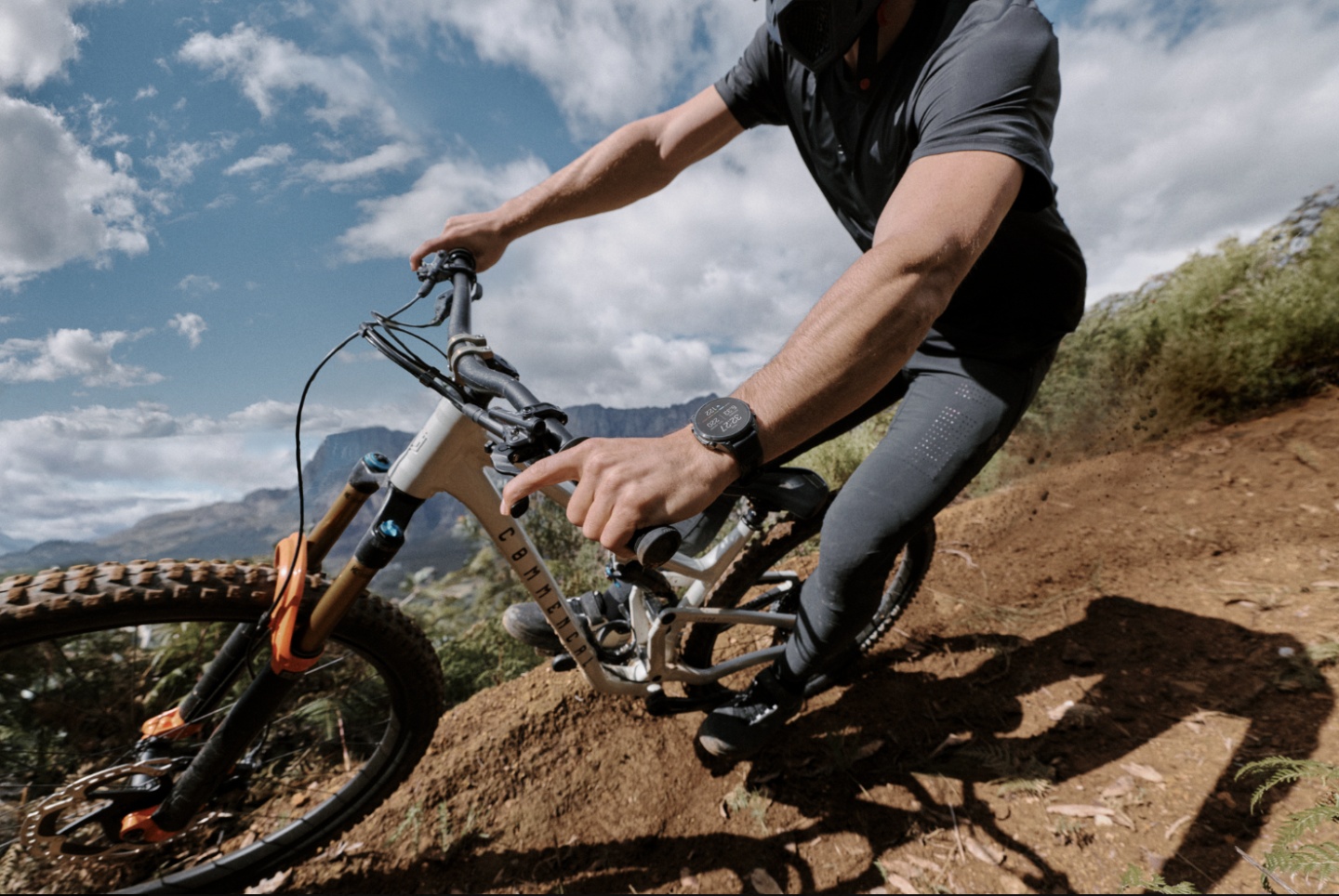 Garmin fēnix 9 系列正式登場！效能提升 30%、續航最長 57 天　全系列售價一次看