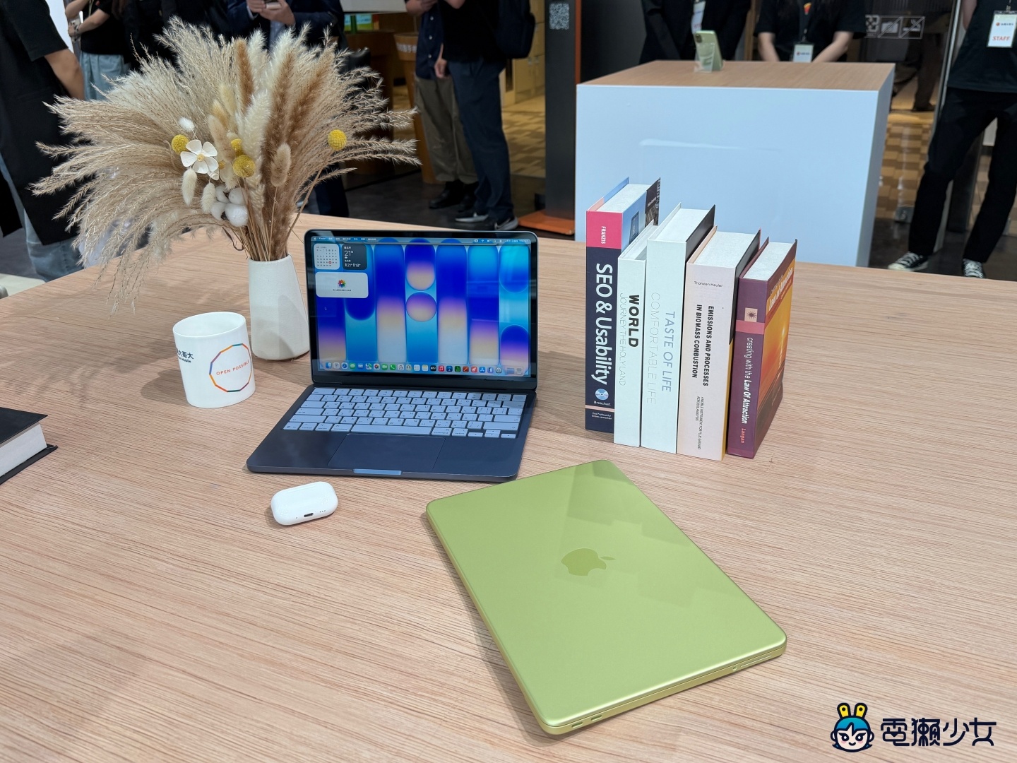 台灣大哥大正式開賣 Mac 全系列，果粉生態圈一站補齊！