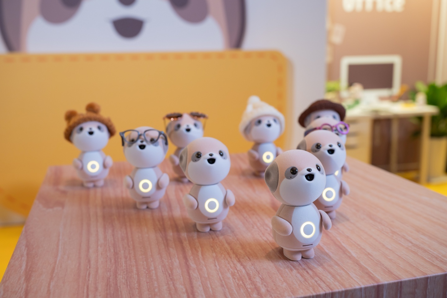 夏普 Poketomo 口袋同萌 7/1 在台開賣 12,990！會寫日記的 AI 桌寵