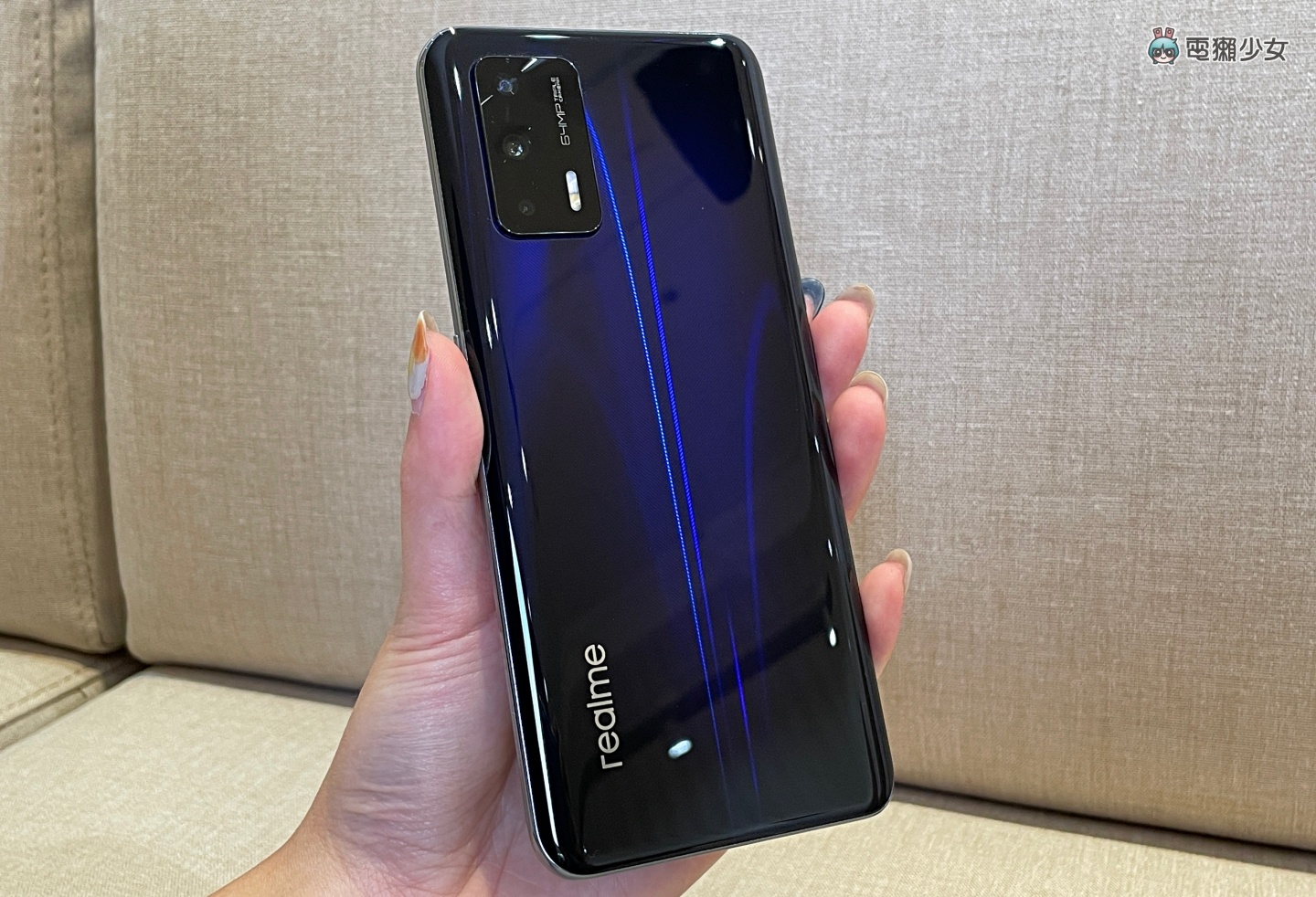 最便宜的 S888 手機來了！『 realme GT 』陸版開箱 拍照、遊戲快速上手實測 售價 NT$15,990