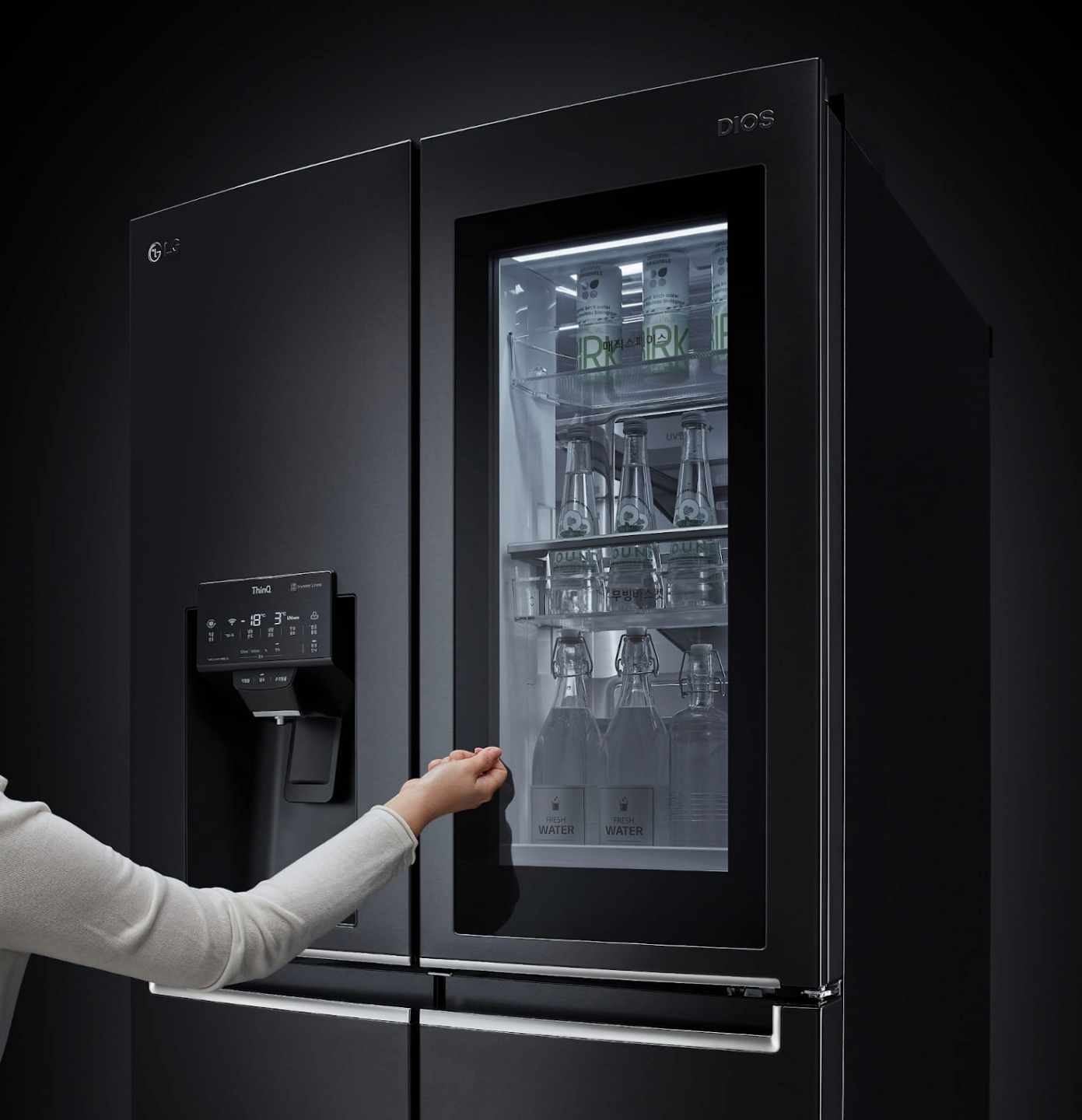 LG 將於 CES 2021 推出最新『 節能變頻熱水器 』、『 Instaview 敲敲看門中門冰箱 』、『 CordZero 吸塵器充電座 』及設計師概念家電
