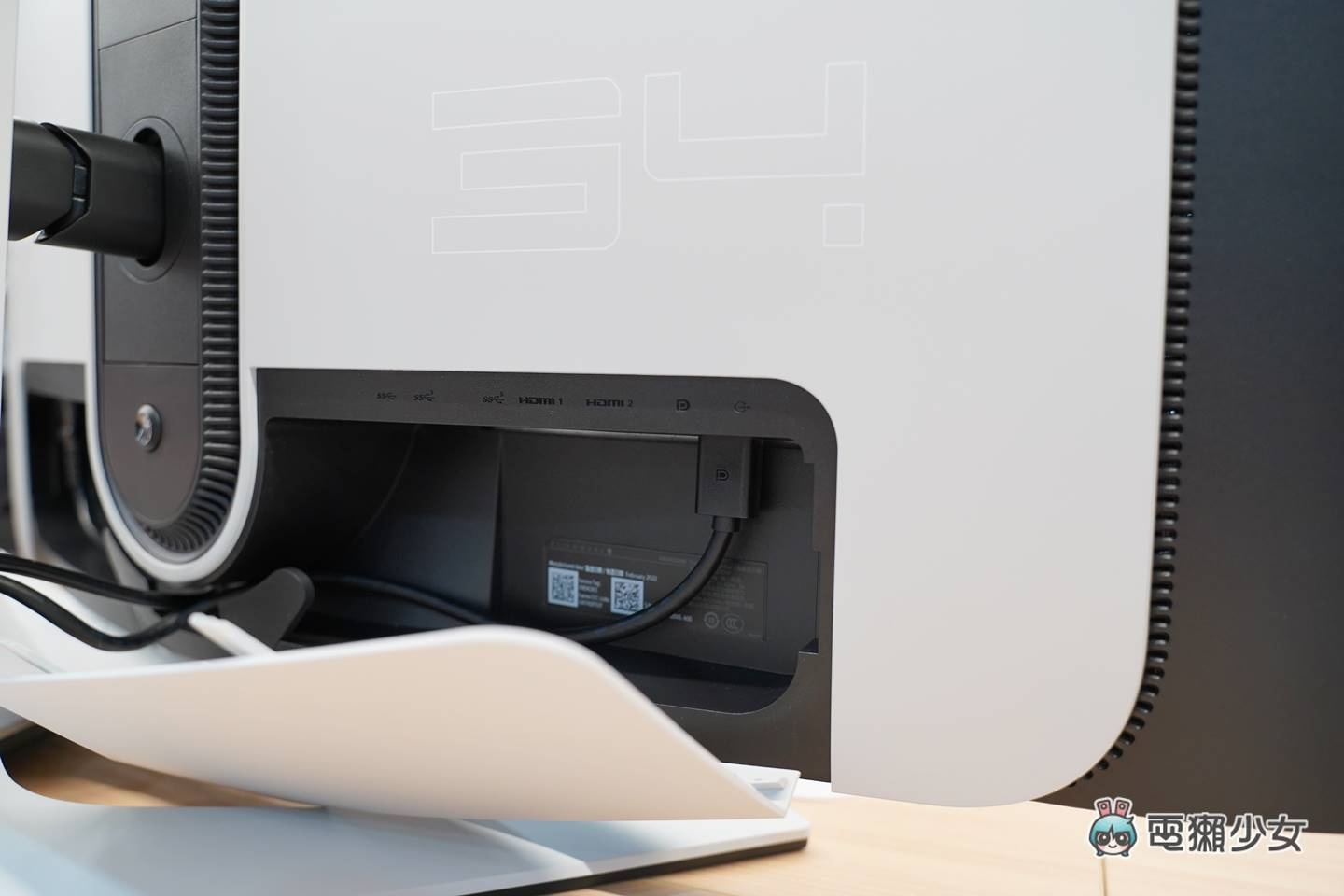 開箱｜最新 QD-OLED 技術顯示器，Alienware 34 吋曲面電競螢幕 AW3423DW