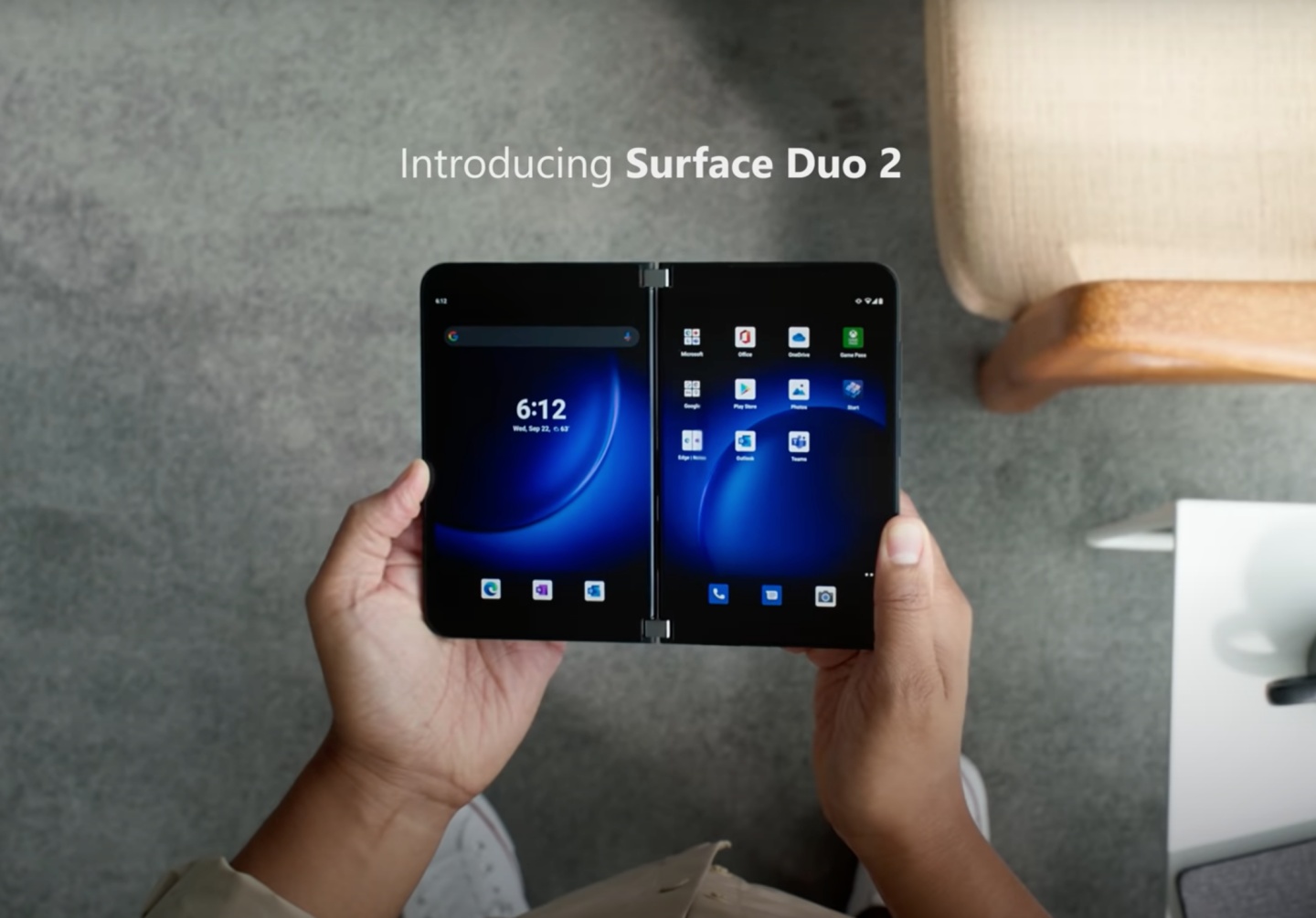 微軟雙螢幕摺疊手機 Surface Duo 2 登場！搭載高通 S888 並具有三主鏡頭，售價 1499 美元起！