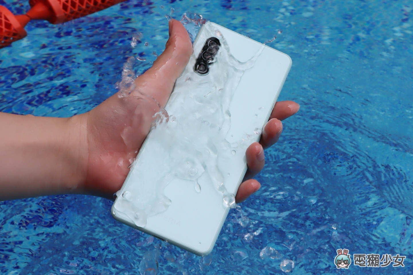 出門｜Sony Xperia 10 II 在台發表！最高規格的防水防塵 手機掉進水裡也沒關係 售價 11,490 台幣