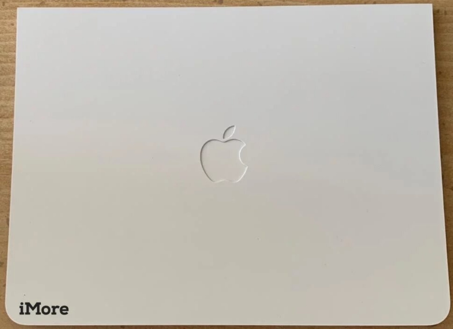 蘋果自家『 Apple Card 』實體卡曝光！金屬卡好質感 蘋果、高盛員工搶先使用