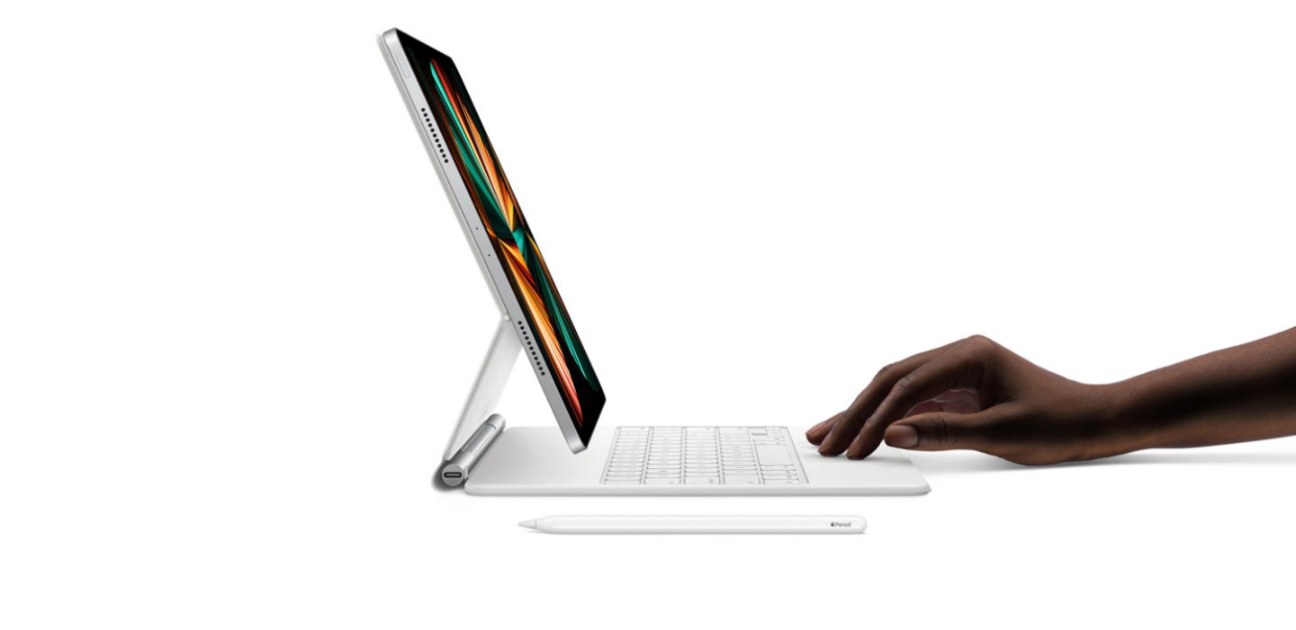 平板真的能取代筆電嗎？學生到底該買 iPad 還是 MacBook？入手前必看，幫你分析買誰最保險！