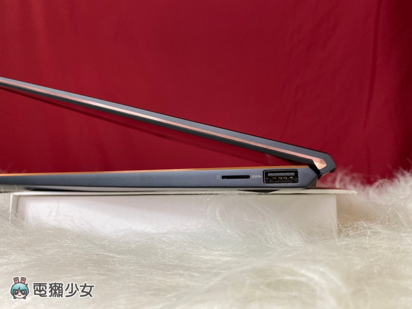 開箱｜白領商務首選筆電 ASUS ZenBook S（UX393） 3：2 螢幕比例 工作視窗變更大 且搭載第 11 代 Intel 處理器跟 Intel Iris Xe 內顯