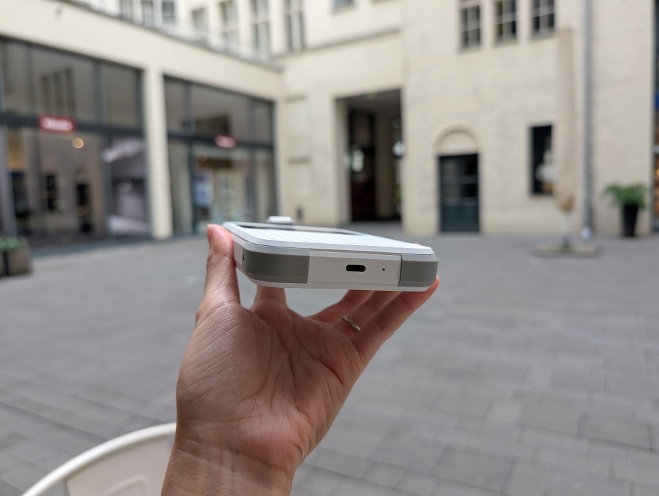 開箱｜為什麼不直接用 eSIM？這台 Acer Connect M6E 5G 行動 WiFi 給我答案