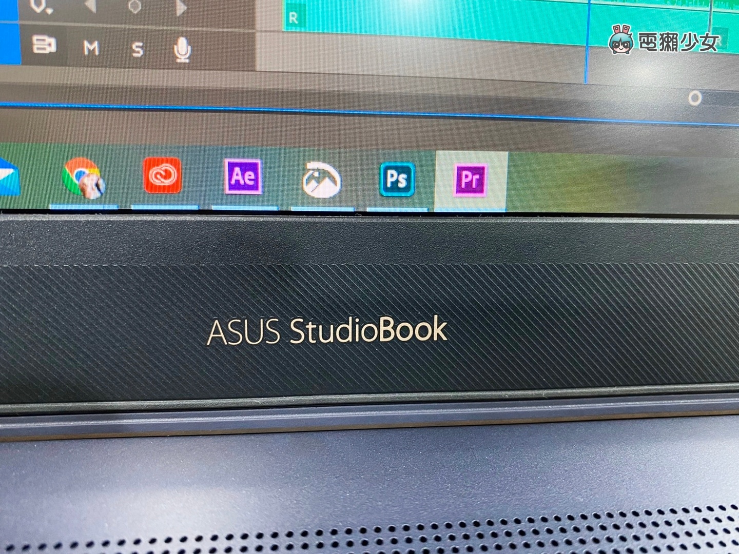 開箱｜為專業創作者而生『 ASUS ProArt StudioBook 17 (H700) 』有 Pantone 認證螢幕、開多個專案也不卡頓的效能！