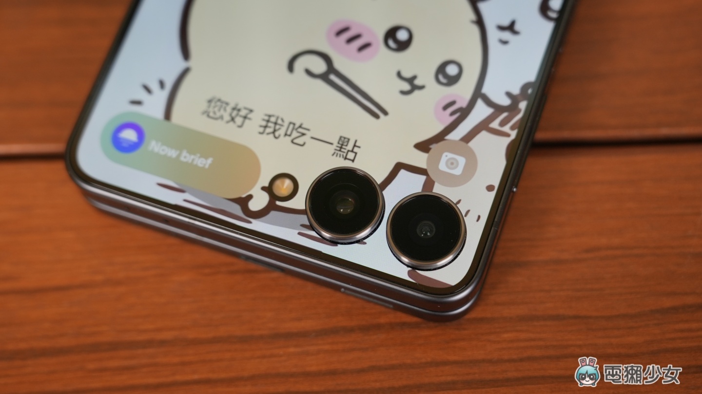 開箱｜三星 Galaxy Z Flip7 一日挑戰：自拍功能、攜帶收納、使用心得，和 Z Flip6 差在哪裡！