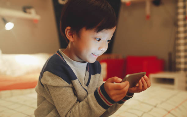 教育部新政策：國中小學生，九月開學將實施手機集中管理