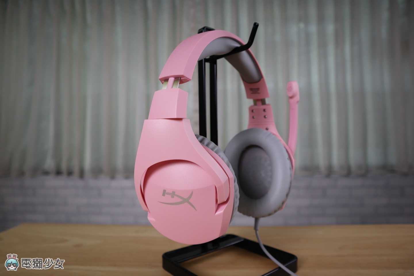 HyperX 最經典的『 Cloud Stinger 系列 』也出粉紅色耳機！主打輕量化設計，打遊戲也要很可愛