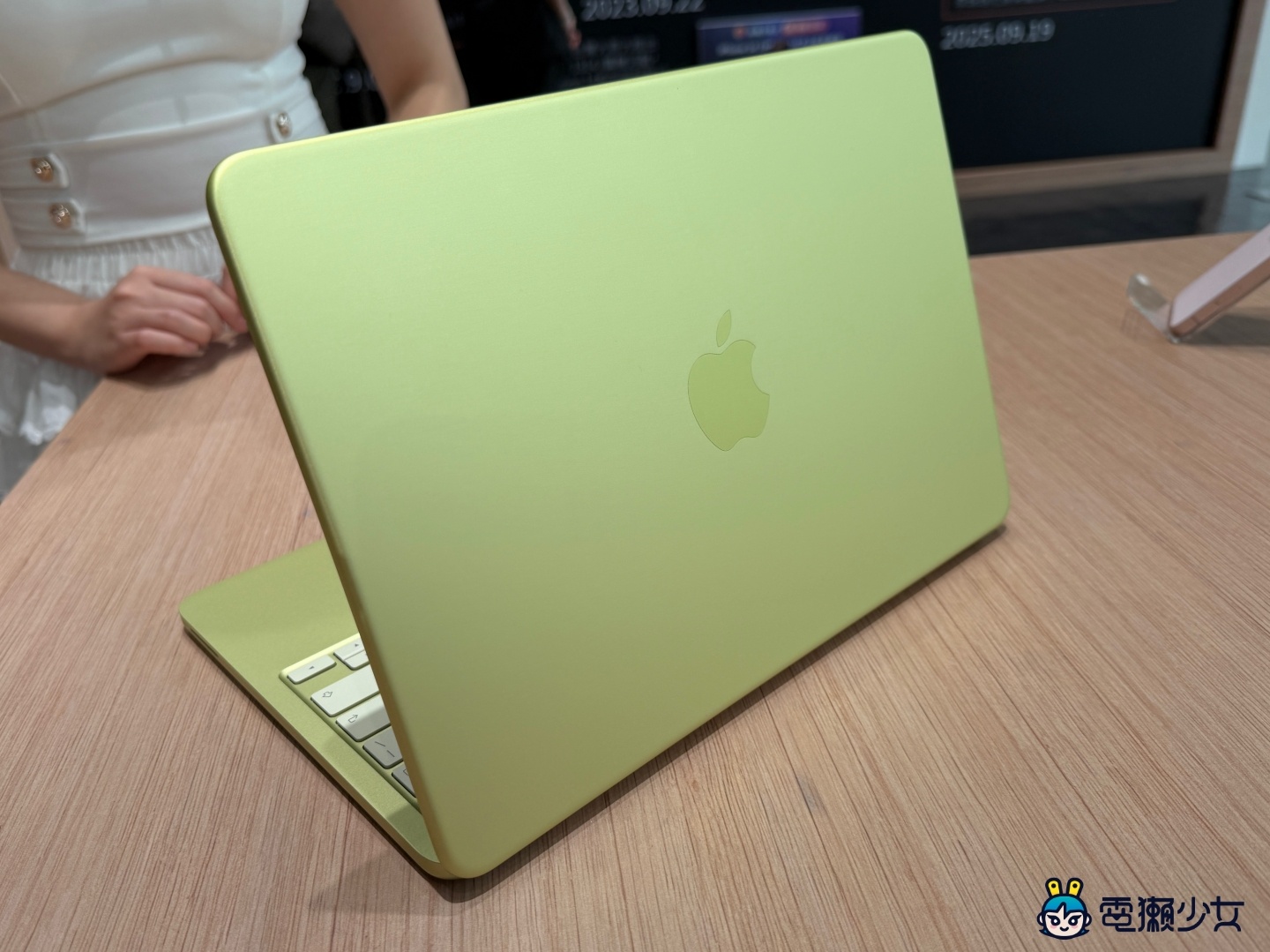 台灣大哥大正式開賣 Mac 全系列，果粉生態圈一站補齊！