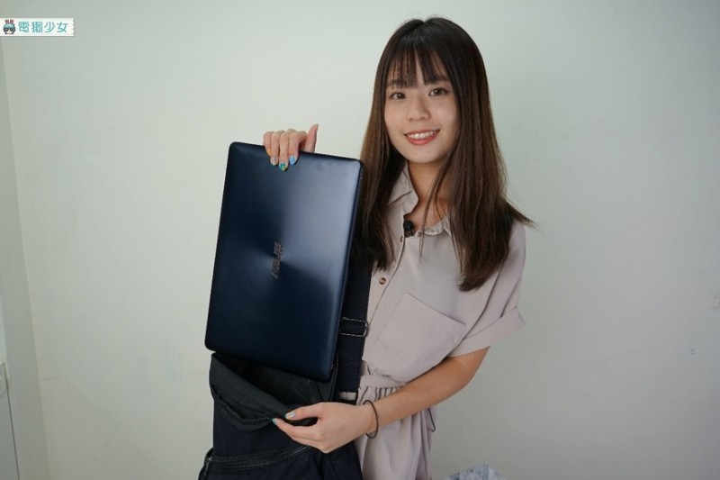 開箱 | 華碩雙螢幕筆電ZenBook Pro 15 (UX580) 駕到！ 主打觸動美力 告訴你觸控板一秒變螢幕可以怎麼玩