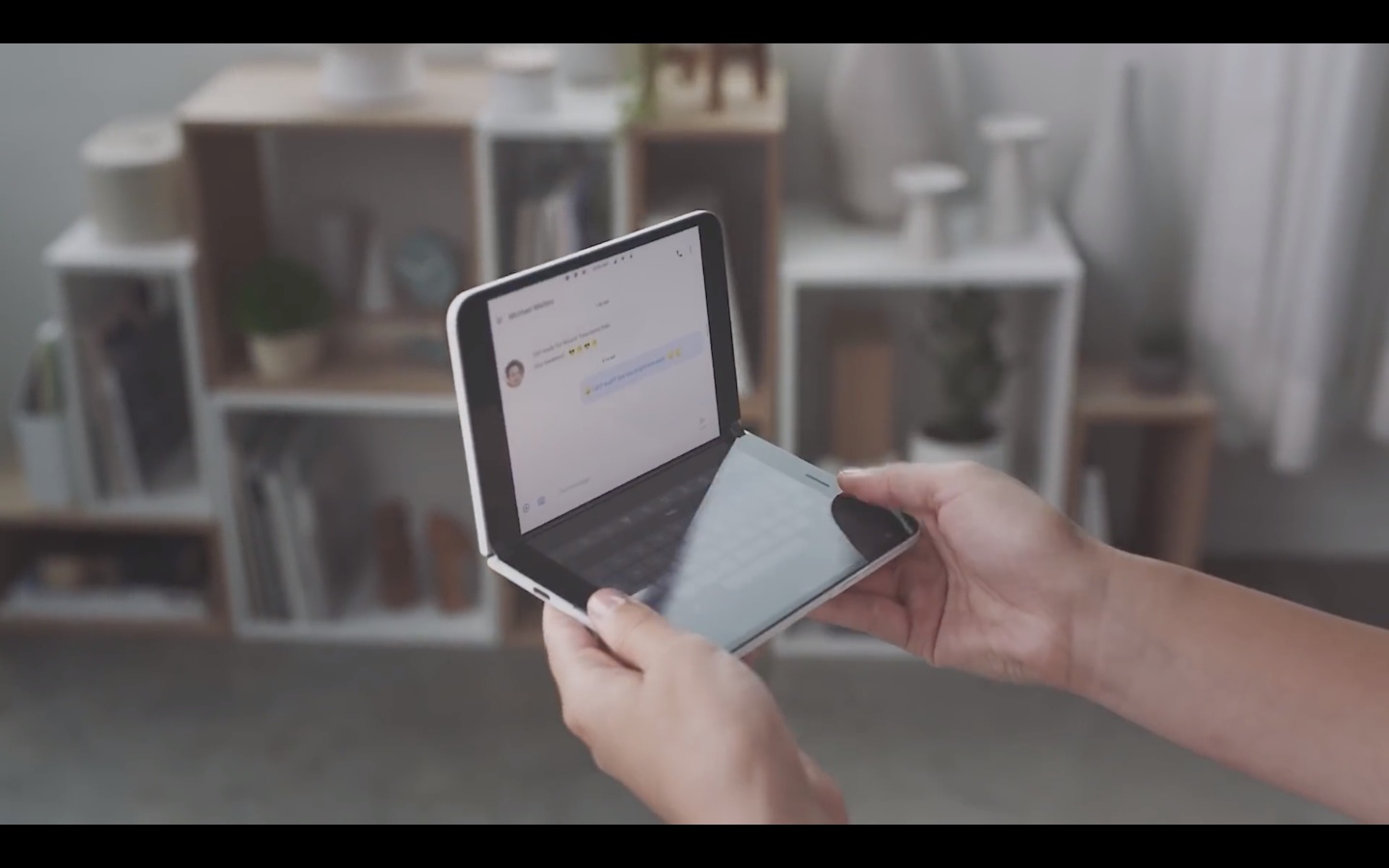 微軟 Surface Duo 可能提前至七月上市！正面迎戰 8 月上市的 Samsung Galaxy Fold 2