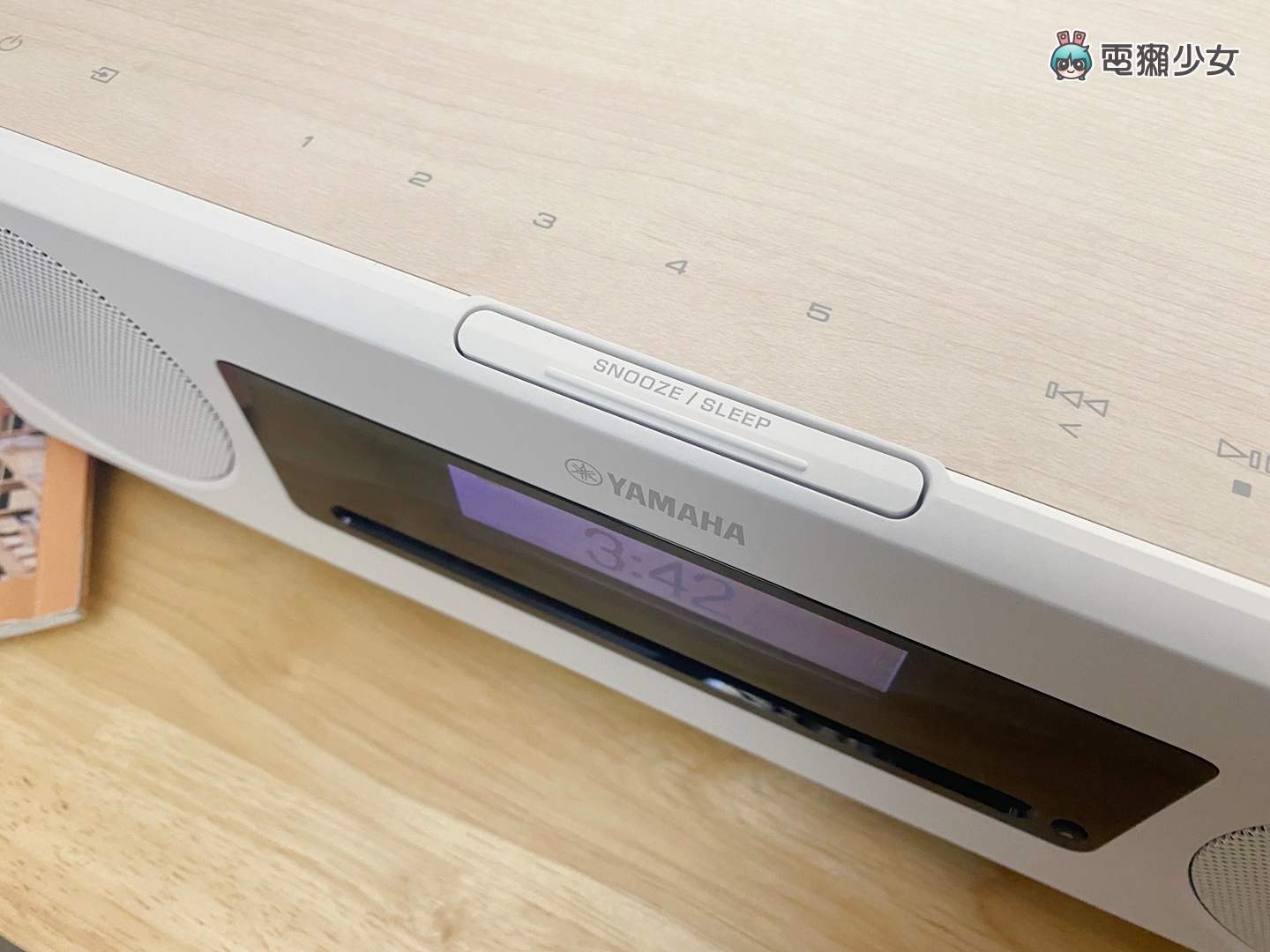 開箱｜可幫手機無線充電、也能放 CD！『 Yamaha TSX-B237 』美型家用桌上型音響