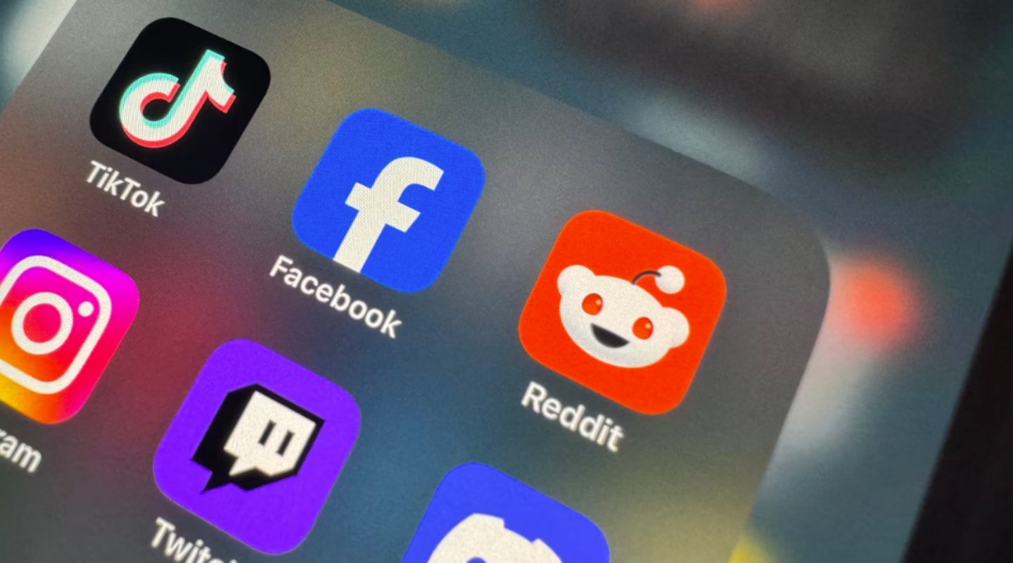 Meta 偷偷上架 Forum App：Facebook 社團終於有自己的家