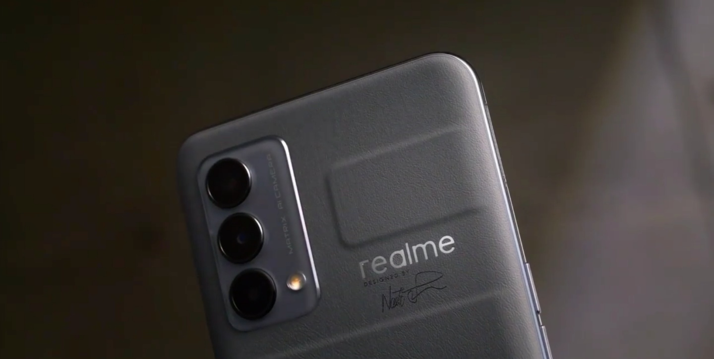 realme GT 大師系列正式登場！首款筆電 realme Book 也來了，輕薄外型超吸睛！同場加映：『 2021 全球粉絲節 』開跑