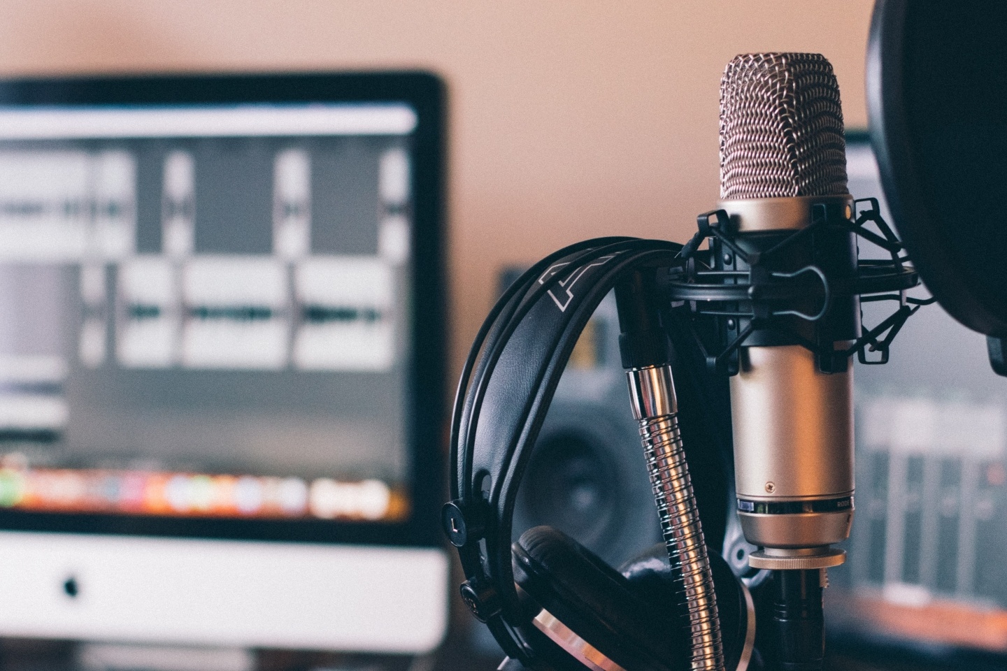 Podcast 你都聽什麼？SoundOn 公布聲音經濟報告 『 職場社畜 』題材成聽眾最愛