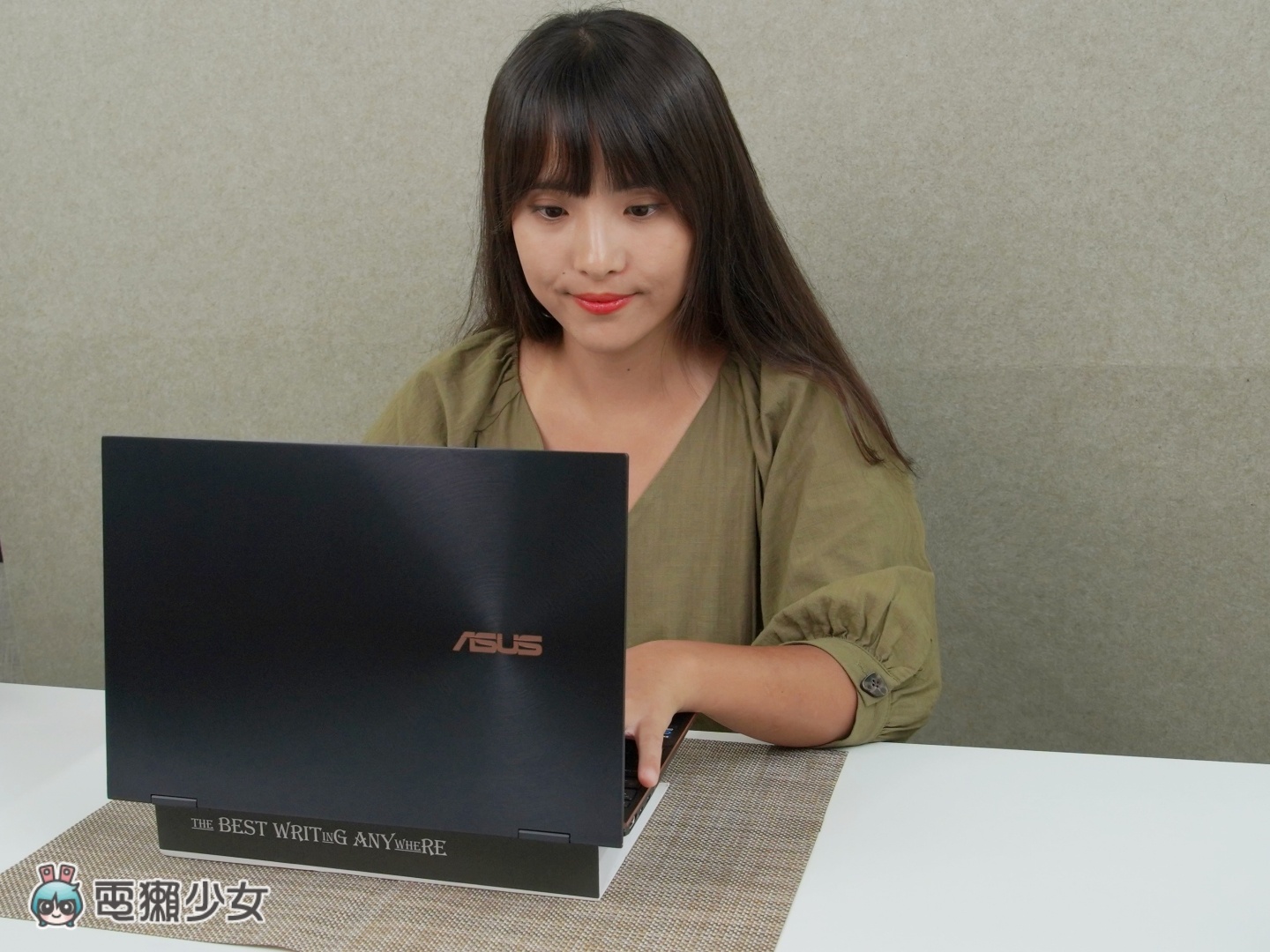 開箱｜一機四用！ASUS ZenBook Flip S（UX371）搭載第 11 代 Intel 處理器，且配置 4K OLED HDR 觸控螢幕、67Wh 電池，360 度翻轉更實用