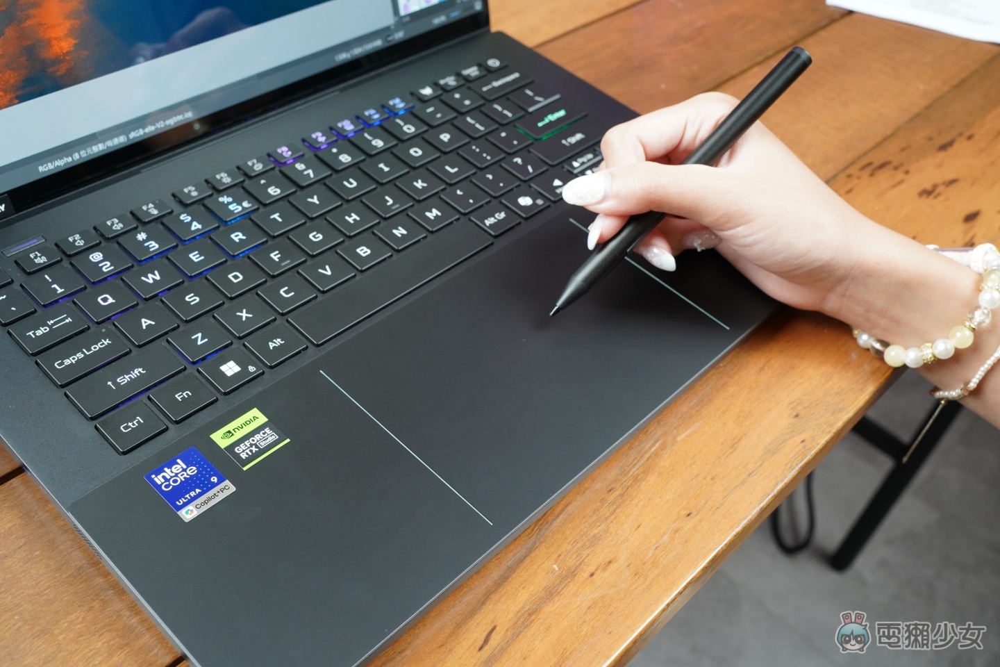 【開箱】Acer Predator Triton 14 AI 開箱：超好按的電競 + 創作者筆電