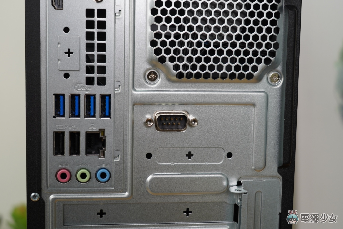 【開箱】ASUS ExpertCenter D900 Mini Tower （D900MF） 開箱：效率、好用兼顧的「西裝坦克」