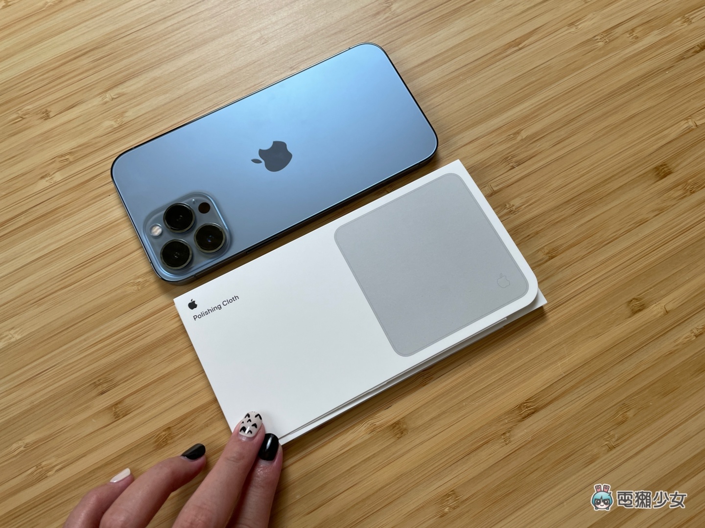 開箱｜蘋果 590 元的『 擦拭布 』到底有多厲害？實際拿 iPhone、iPad、MacBook Air 清潔一輪給你看！
