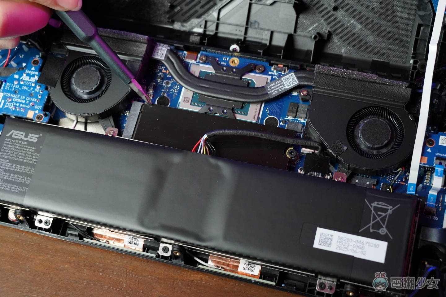 【開箱】ROG Xbox Ally X 開箱：Windows 掌機介面大進化