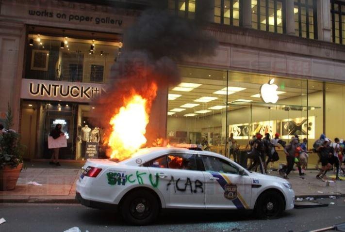 美國民眾趁亂洗劫蘋果店，反遭蘋果將一軍 iPhone 上鎖還被定位曝行蹤！