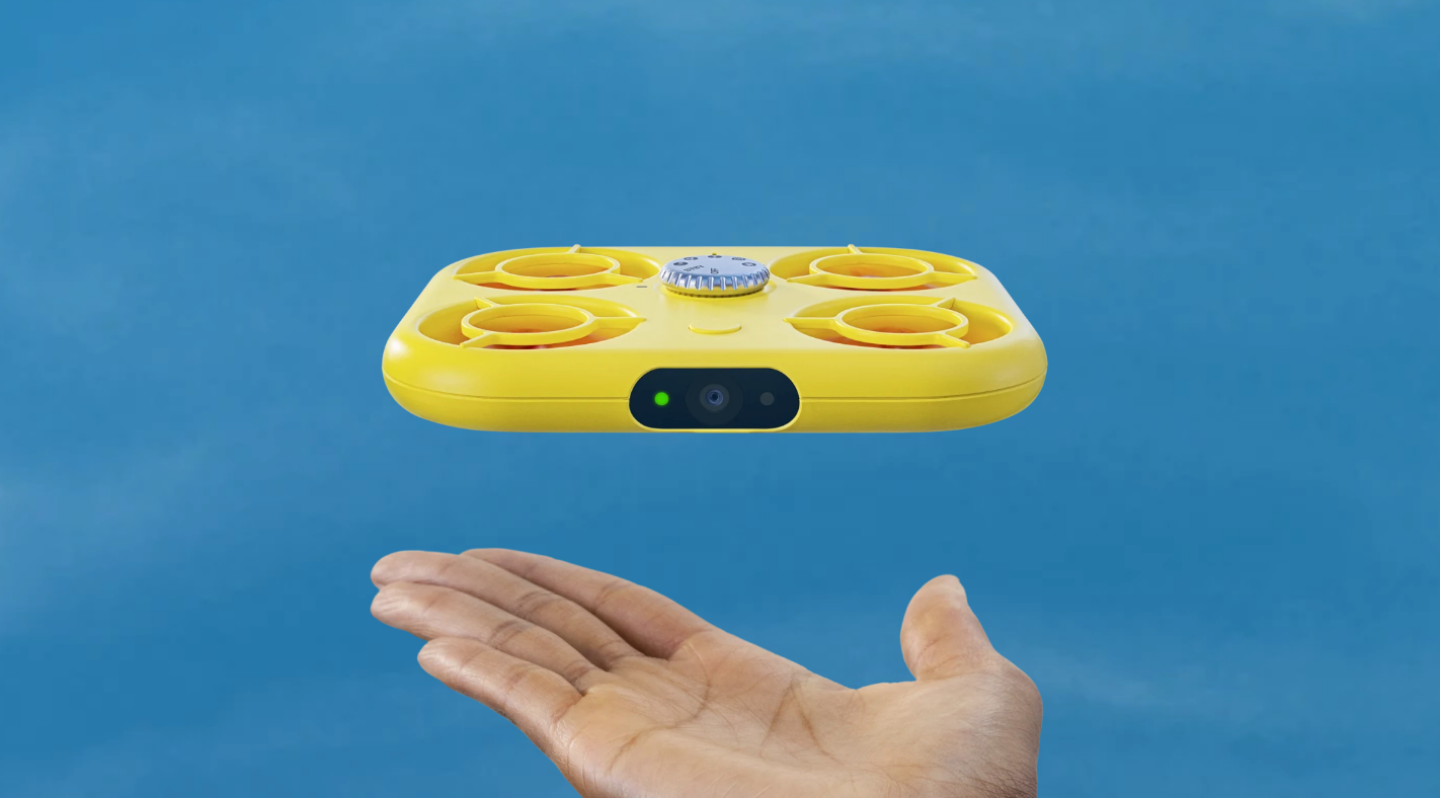 Snapchat 推出迷你空拍機 Pixy！體積小巧超可愛，免遙控器就能操作 售價約 6,700 元新台幣