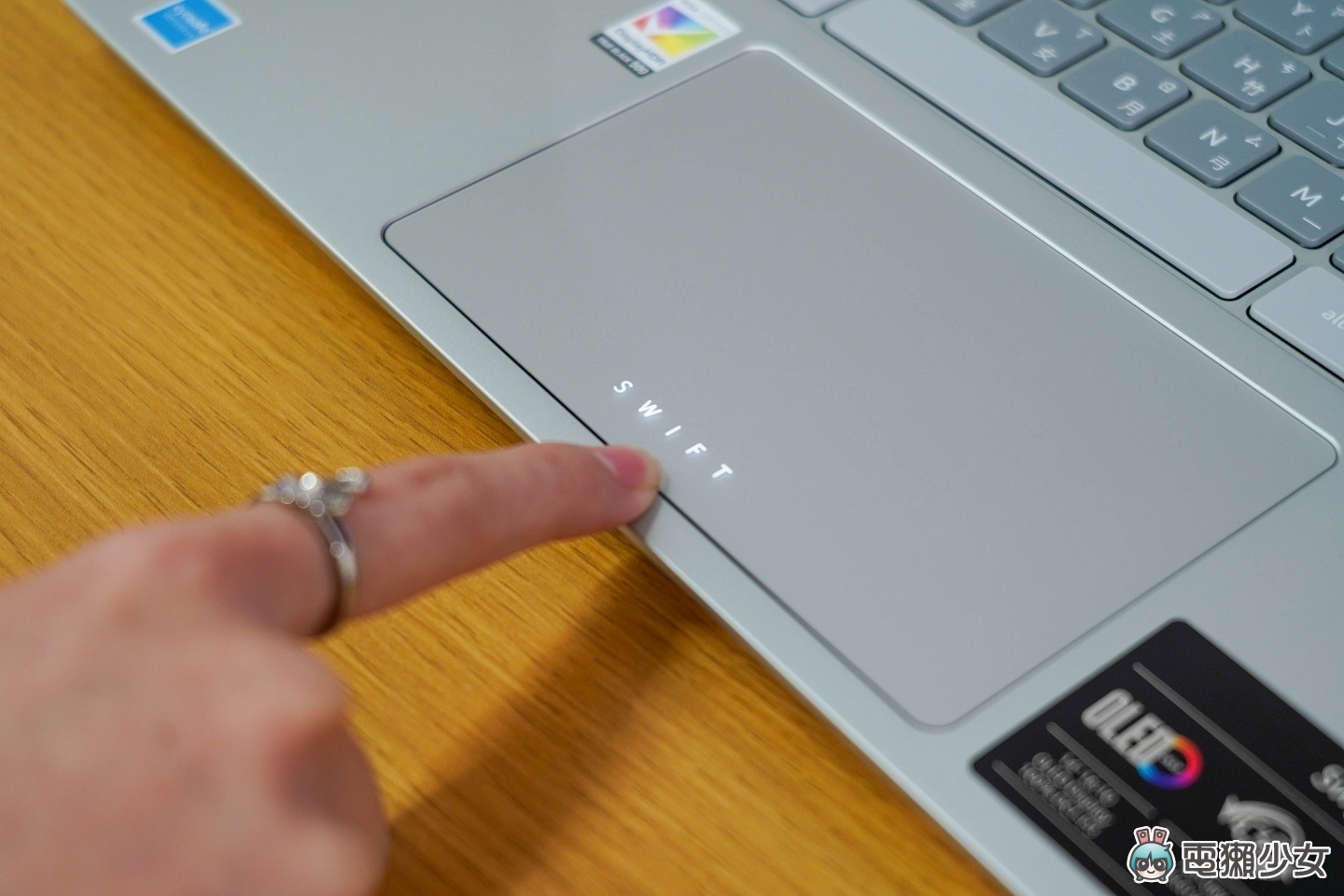 【開箱】Acer Swift Go 14 開箱：輕巧、高效、AI 功能到位的全能筆電