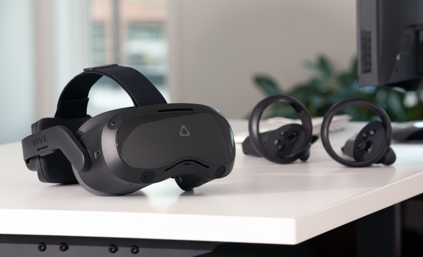 HTC VR 新品『 VIVE Pro 2 』和『 VIVE Focus 3 』登場！皆具備 5K 螢幕解析度，120 度的廣角視野