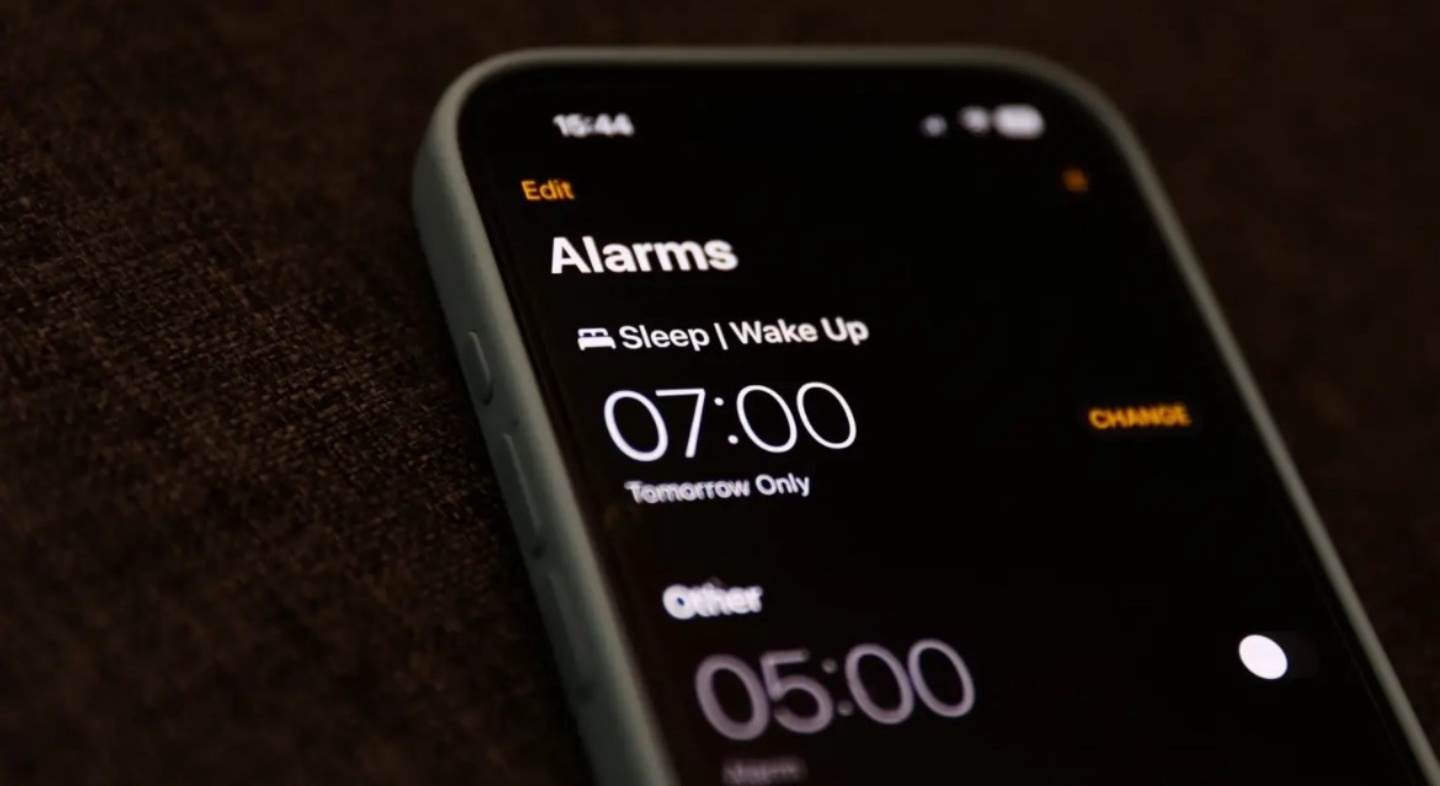 iOS 26 更新懶人福音，賴床族必看新功能