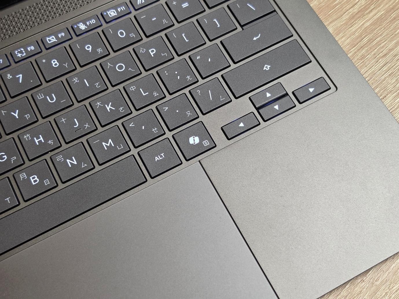 【評測】ASUS Zenbook S14 (UX5406AA) 開箱：不簡單的新機身 + 最新 Intel® Core™ Ultra 9 系列 3 處理器