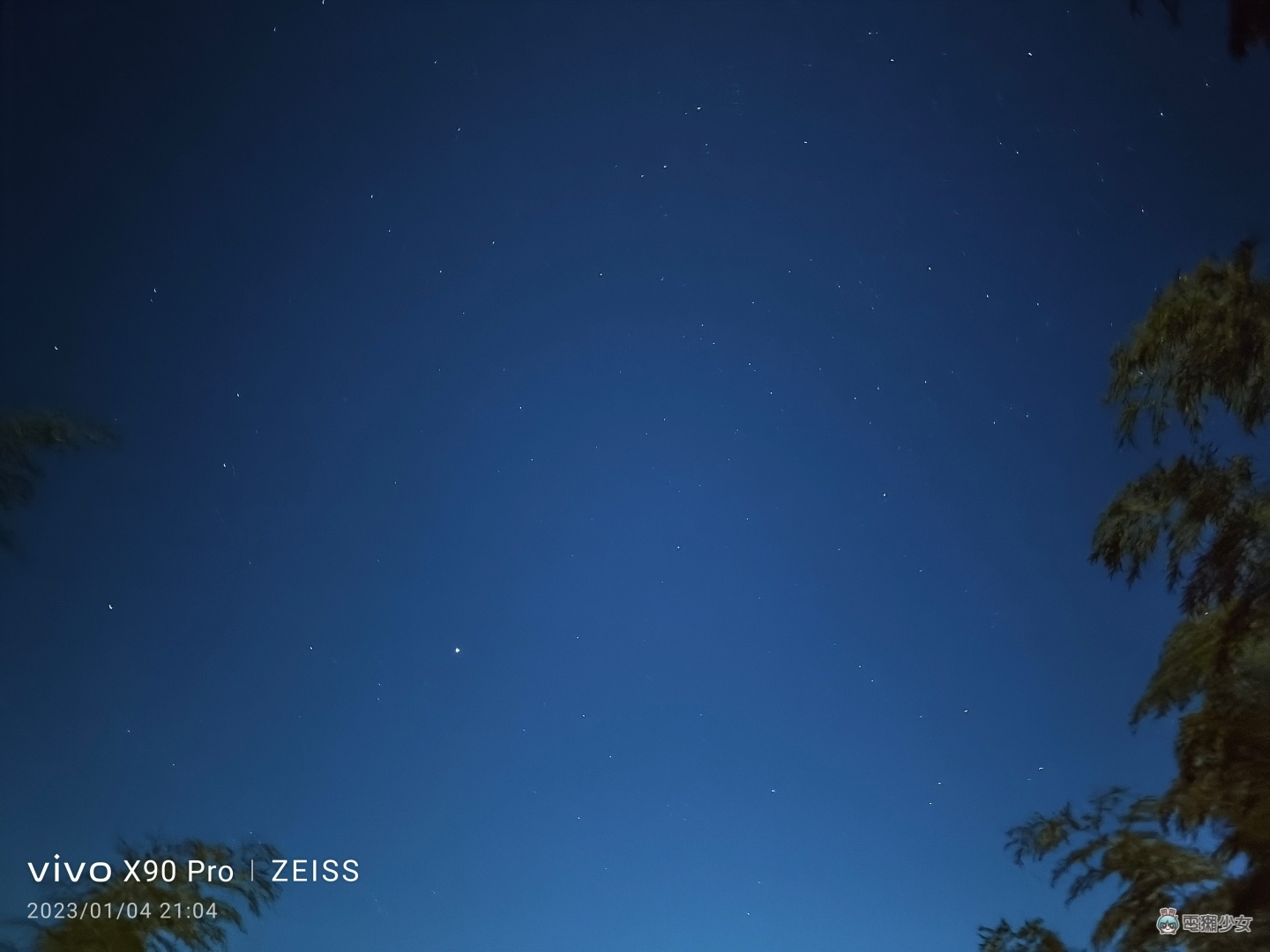 出門實拍｜vivo X90 Pro 登場！阿里山的星空雲海美景全記錄