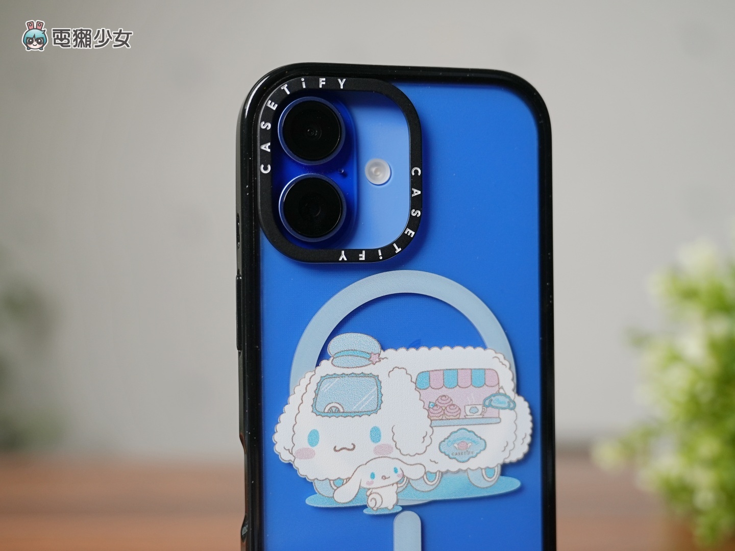 CASETiFY 大耳狗聯名週邊開箱！加映：iPhone 16 搭配第三方手機殼卡不卡手？