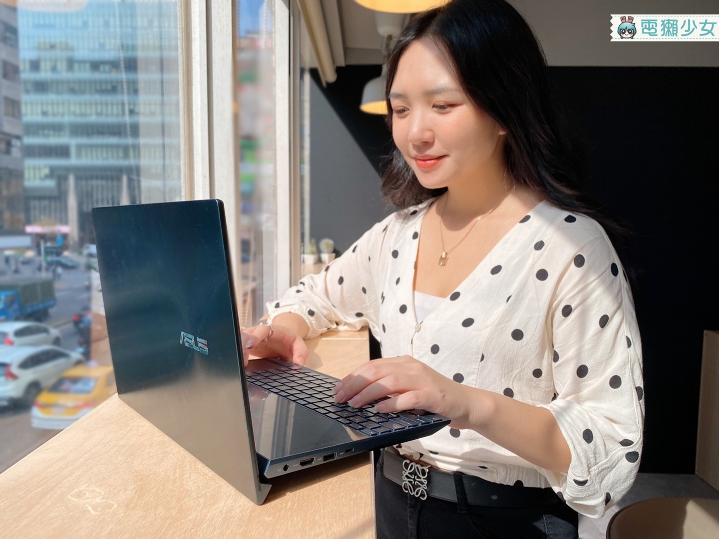 開箱｜雙螢幕筆電 讓工作事半功倍『 ASUS ZenBook Duo (UX481) 』上班族做報表、股市看盤、學生做研究都方便