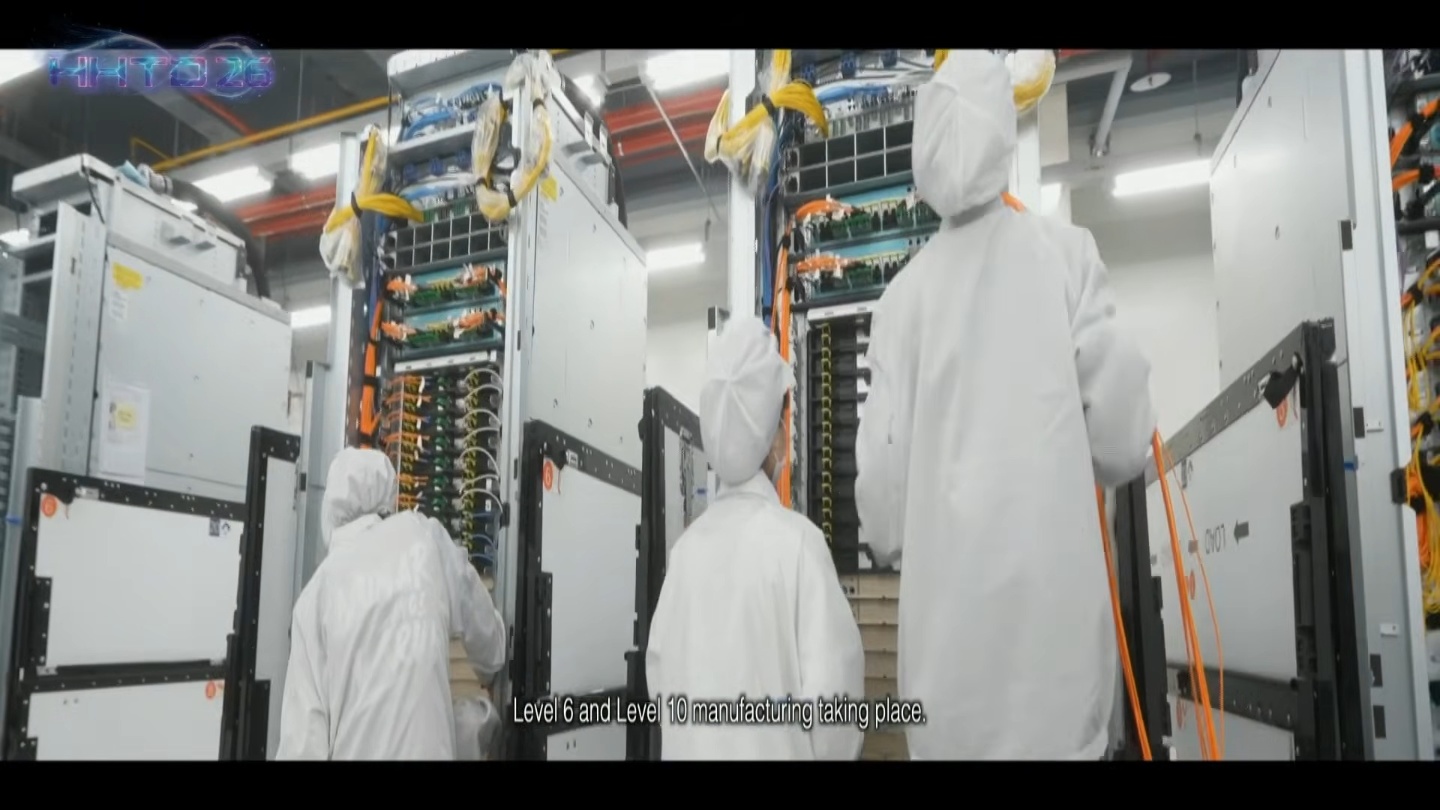 鴻海科技日亮點一次看！三款電動新車亮相、AI 機櫃產能翻倍
