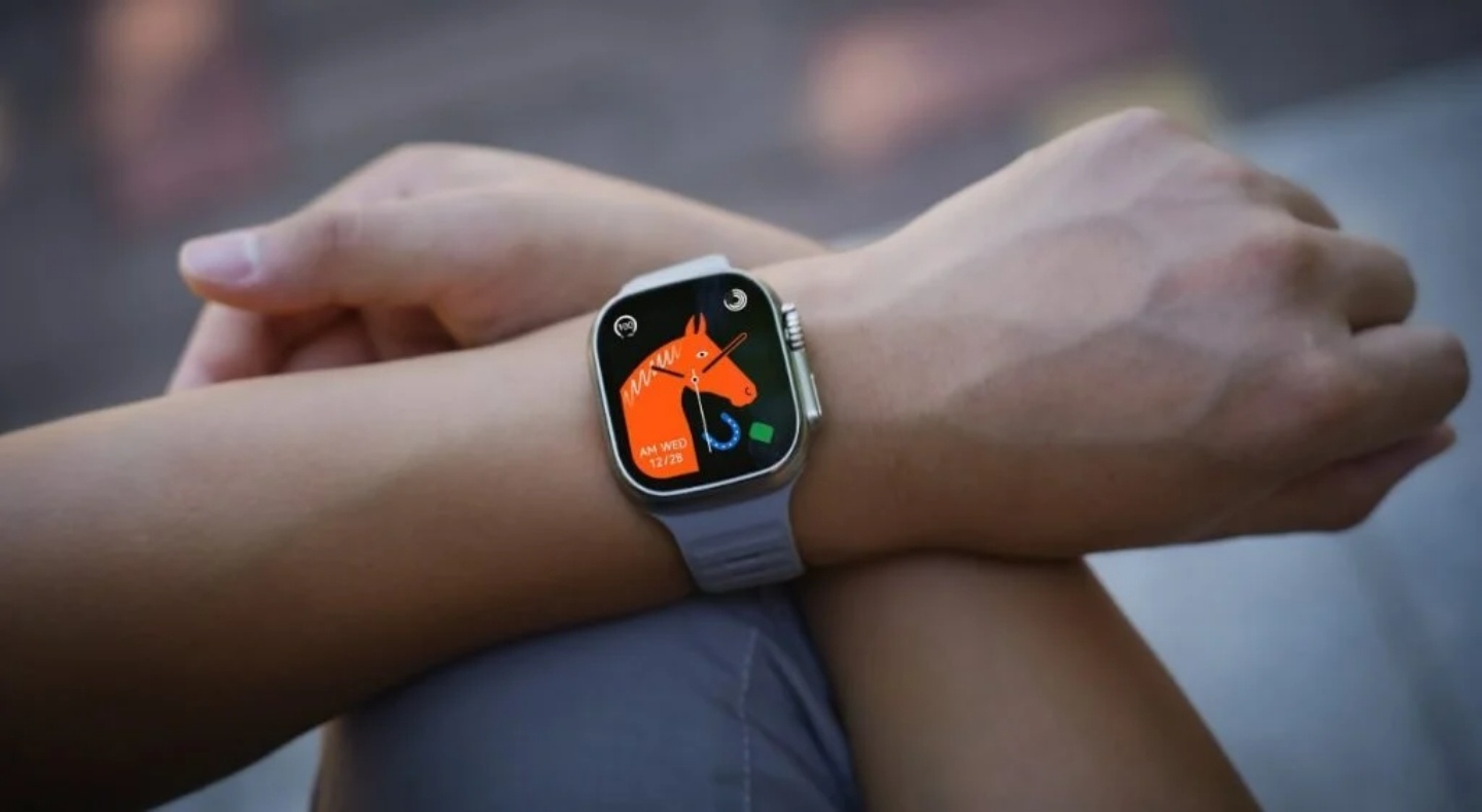 千元有找的 Apple Watch Ultra？中國品牌 DTNO.1 新品 DT8 Ultra 長相與最強蘋果錶相同，續航還更好？