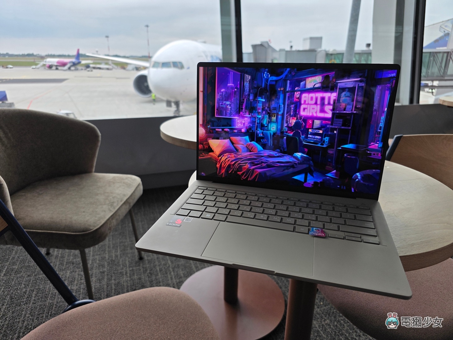 我選了一台高通筆電  ASUS Zenbook A14（UX3407）不到四萬元、低於一公斤