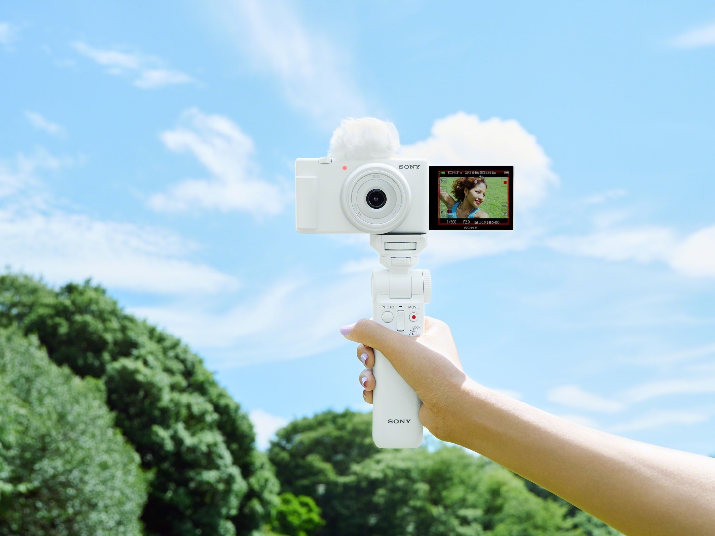 Sony 新相機 ZV-1F 登場！搭載 20mm 超廣角定焦鏡頭 機身重量超輕盈！主打 Vlogger、輕影音創作族群