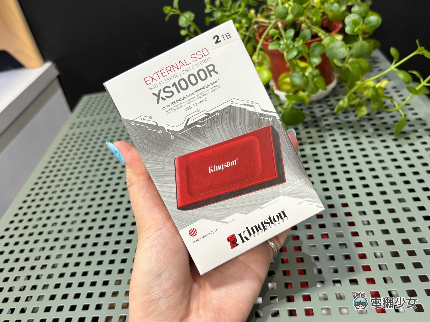 開箱｜沒看過這麼輕的 SSD 固態硬碟吧！Kingston XS1000 使用心得老實說