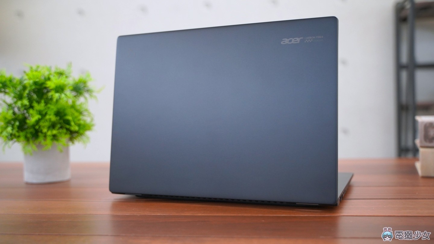 Acer TravelMate P6 14 AI 開箱｜輕巧、智慧、永續 一台真正懂生活的商務 AI 筆電