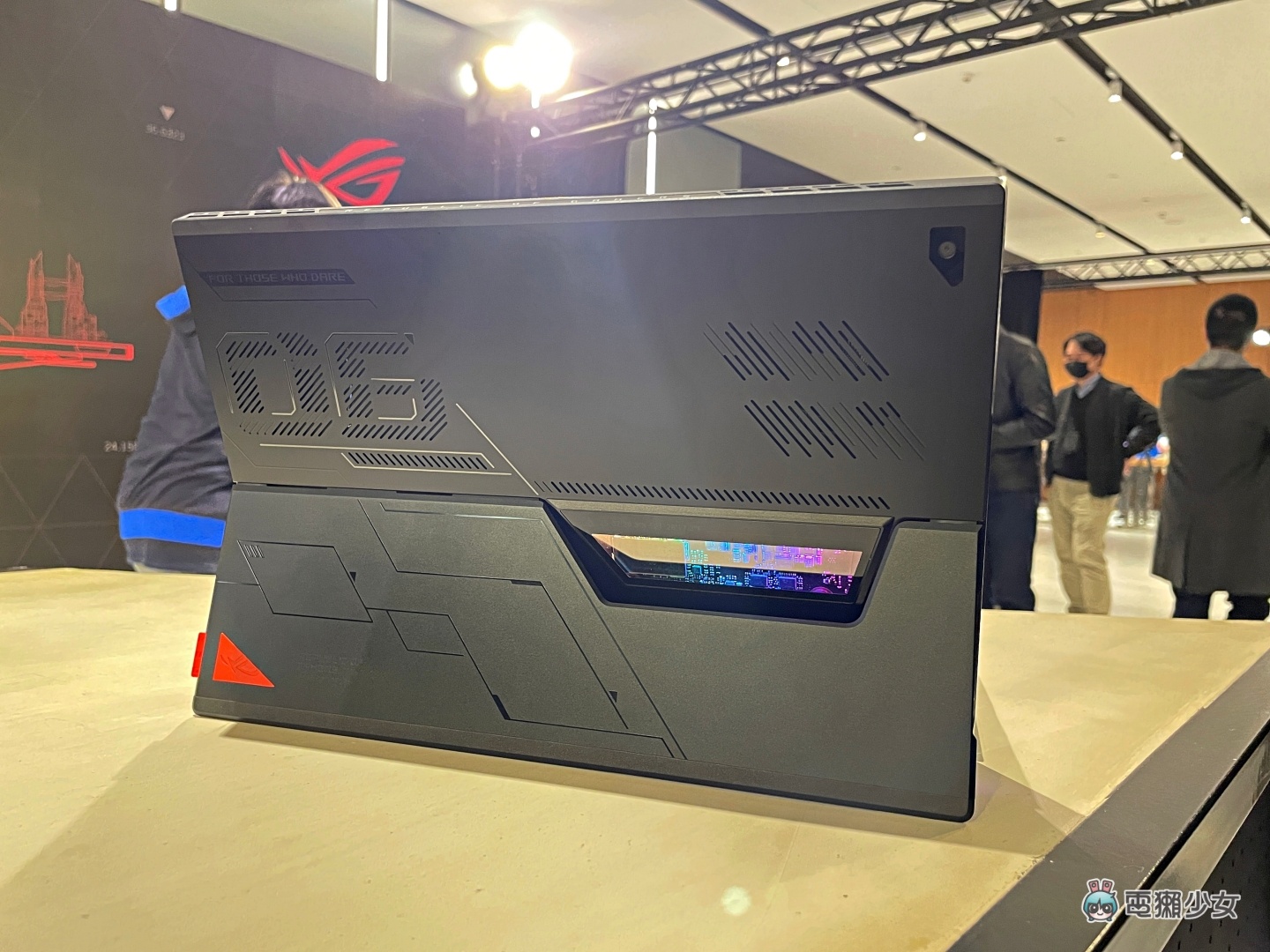 華碩首款 ROG Flow Z13 電競平板亮相！多款電競筆電也都一併於 CES 展上現身
